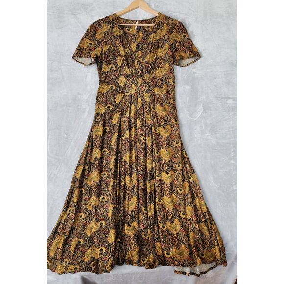 Free People Dresses & Skirts - Free People Dress Womens 6 Small Olivia Midi Paisley Print Smocked Pleated Gold